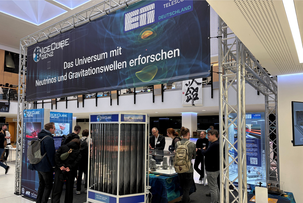Einstein-Teleskop und IceCube-Gen2 bei der Abschlussveranstaltung des "Quantenjahres 2025"
